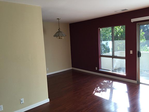 2nd image of 791 N Fair Oaks Ave APT 4