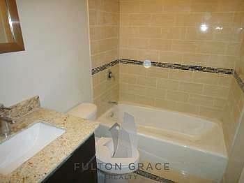 5th image of 4759 N Maplewood Ave #1022