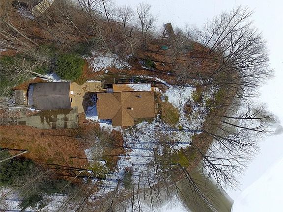 3rd image of 2404 Creek Pt