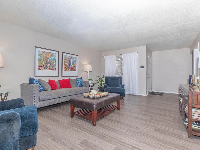 Waterford Grove Apartments — Photo 27