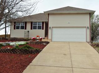1685 S Canton Ave, Springfield, MO 65802