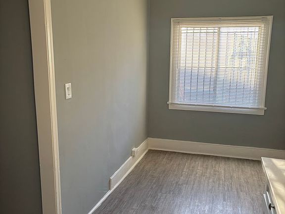 3rd image of 527 W 46th St #105