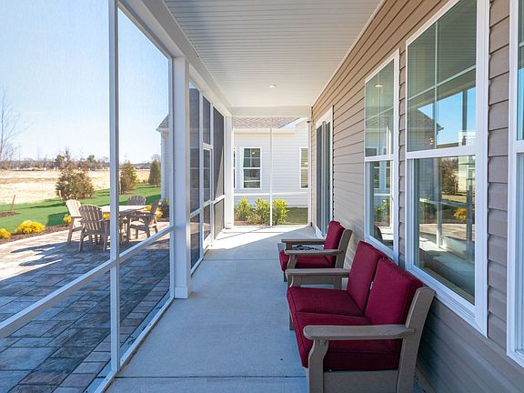 Screened deck for relaxing