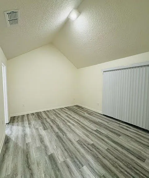 2682 Chantilly Ave — Photo 16
