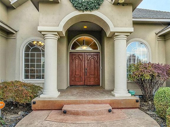 2nd image of 3348 Westshore Drive NE