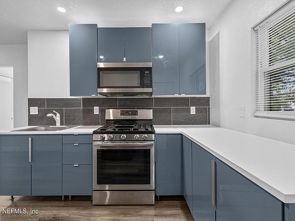 5th image of 231 16th St #3
