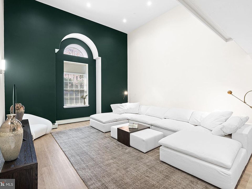 1st image of 211 S 4th St APT 104
