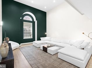 211 S 4th St APT 104, Philadelphia, PA 19106