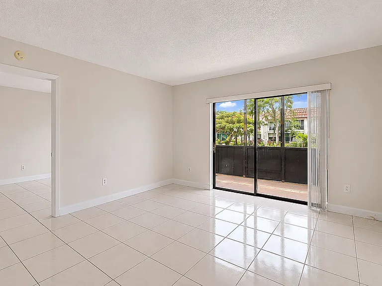 9732 Hammocks Blvd #102 — Photo 37