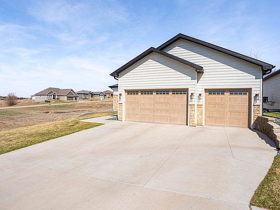 2nd image of 6811 Brookside Dr