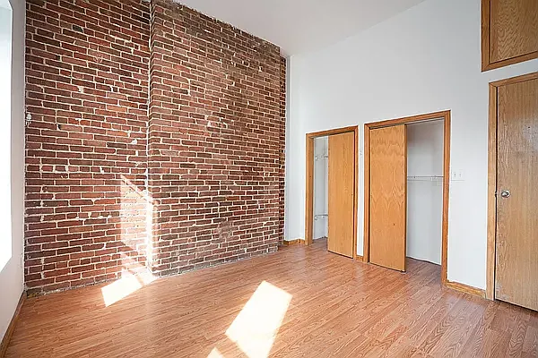 Rented by Waldstar Real Estate LLC | media 12