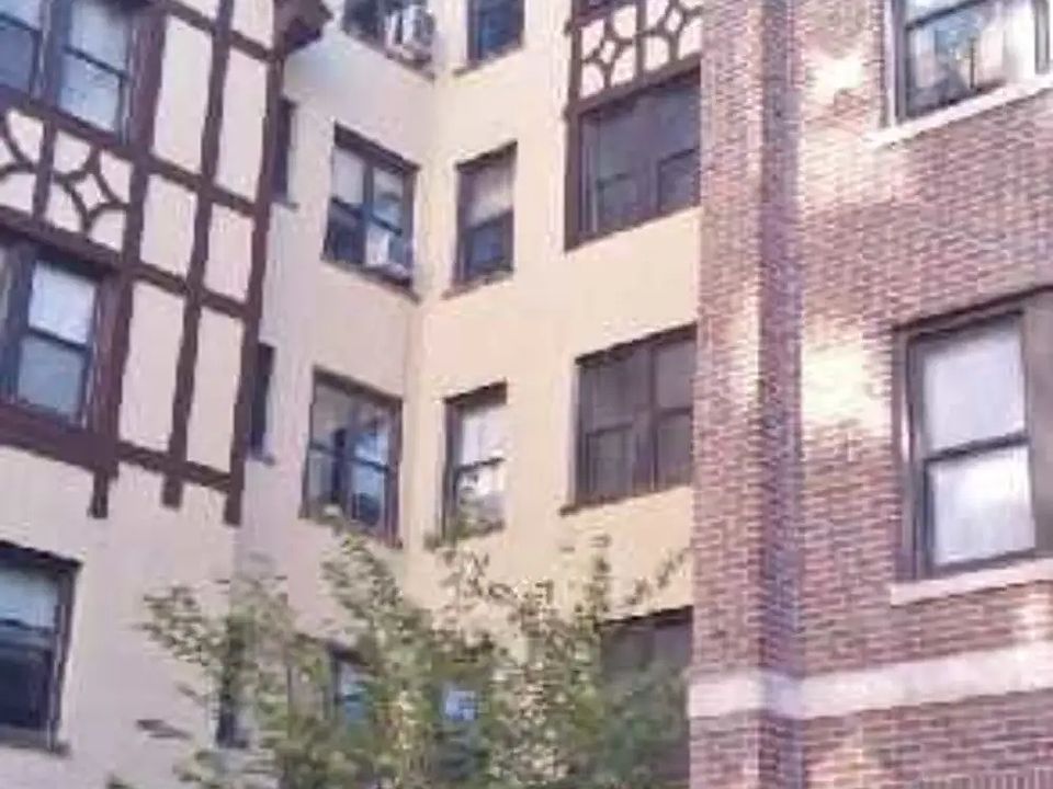 Building Photo 3