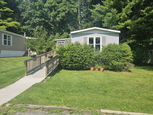 145 Gold Ln, Stroudsburg, PA 18360