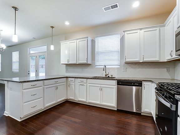 Photo representation of Harper plan. Colors, finishes and options will vary.