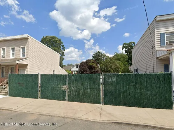 37 Wiederer Pl #A, Staten Island, NY 10304