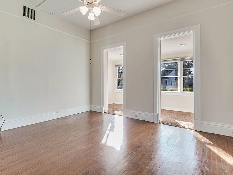1224 E Strong St — Photo 9