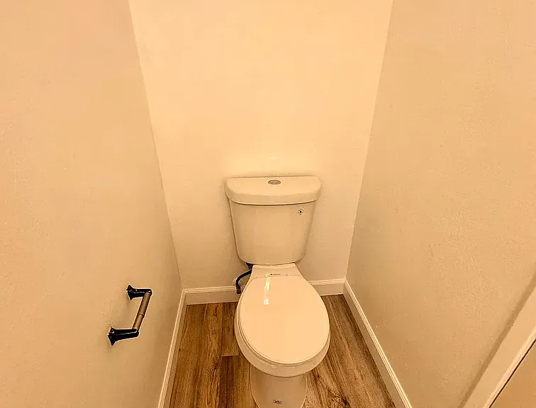 15113 Saticoy St #6 — Photo 12