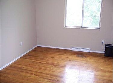5th image of 5940 Oak Park Dr