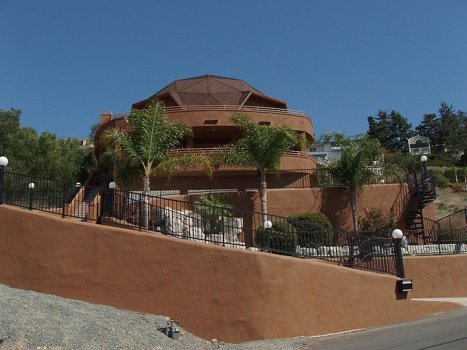 Entertainers Dream Home w/ Pano Views