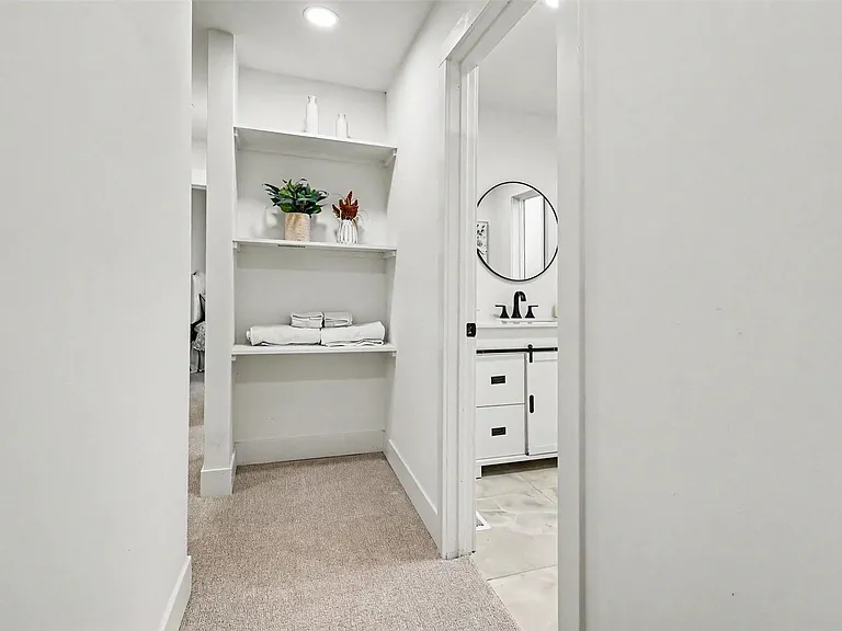 5645 W Virginia Ave — Photo 10