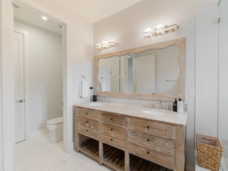 918 Saint George Blvd — Photo 18