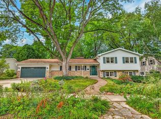 310 Cheyenne Trl, Madison, WI 53705