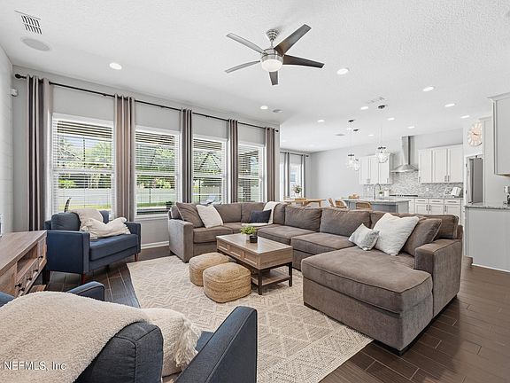 2nd image of 195 CITRUS RIDGE Drive