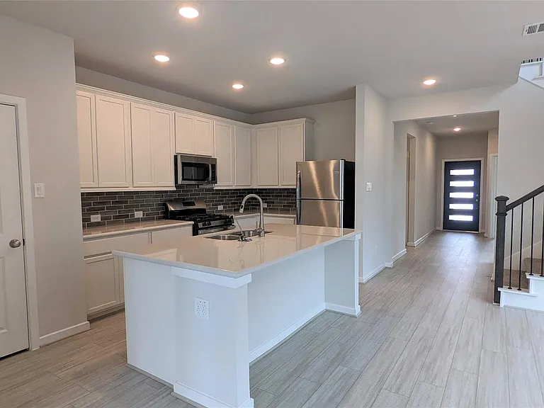18606 Albany Bay Ln — Photo 10