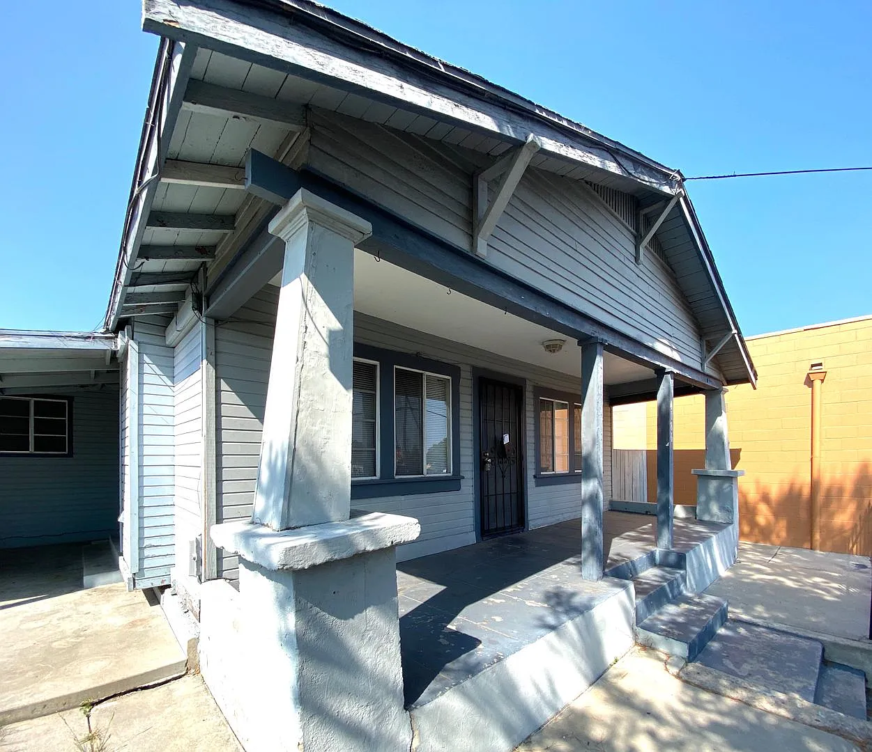 3 Bed 1 Bath House with Laundry Hookups and Off-Street Parking! — Photo 1