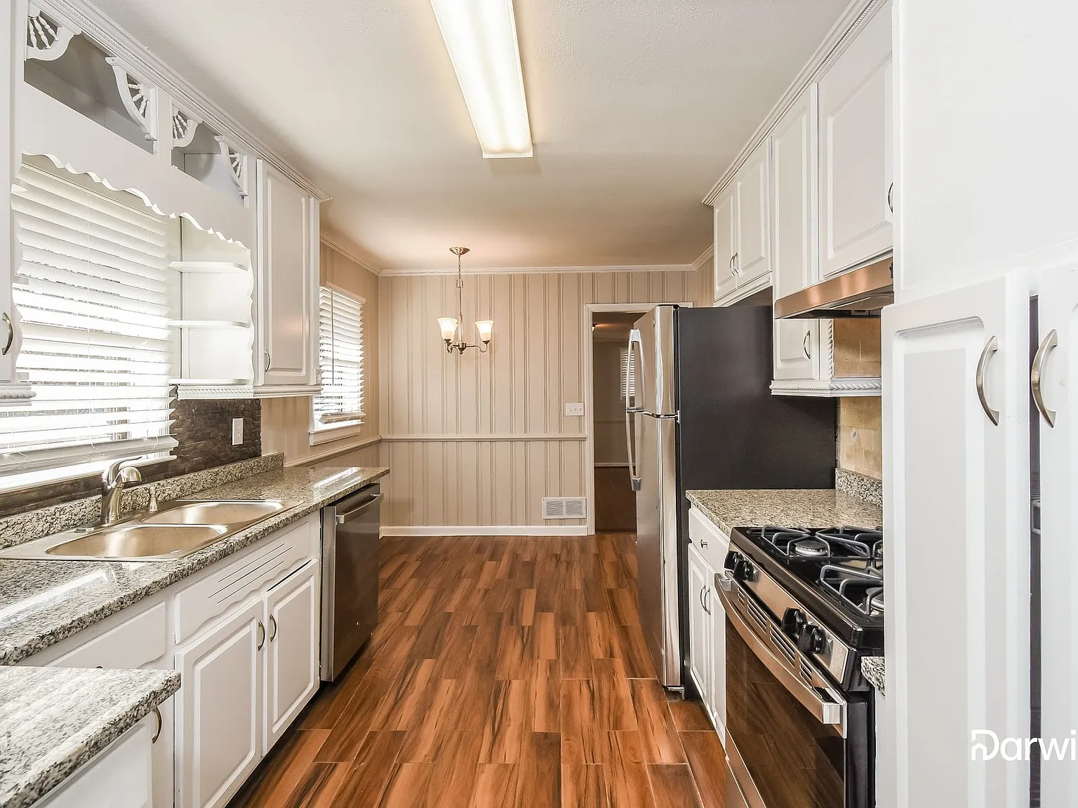 4 bed, 3.0 bath, 2456 sqft, $2,325 — Photo 3