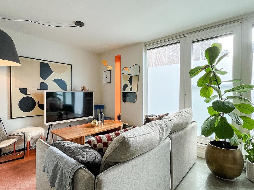 1st image of 150 Cordova St E #310