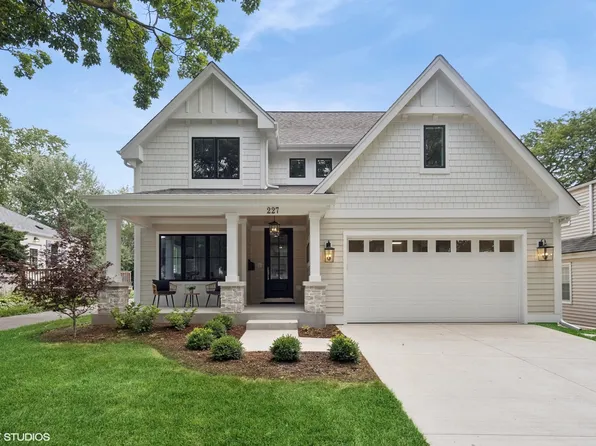 227 S Mitchell Ave, Arlington Heights, IL 60005