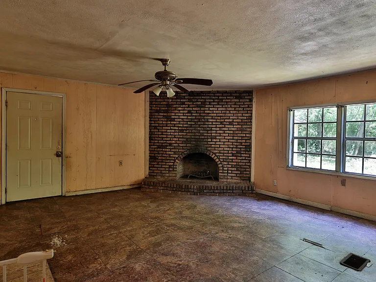 127 Barbara Ave — Photo 8