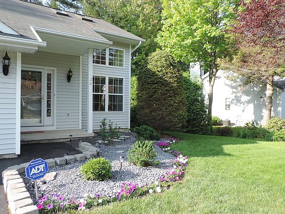 2nd image of 26 Woodthrush Ct