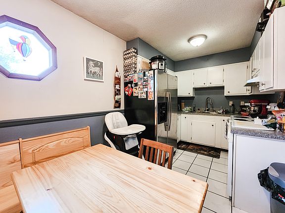 3rd image of 703 Garnet Dr