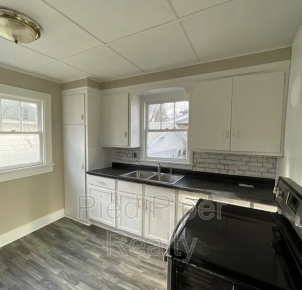 1254 S Chicago Ave — Photo 6