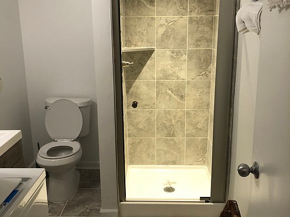 5th image of 637 W Nocturne Dr
