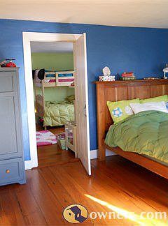 adjoining kids rooms