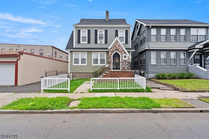 1st image of 120 Tremont Ave