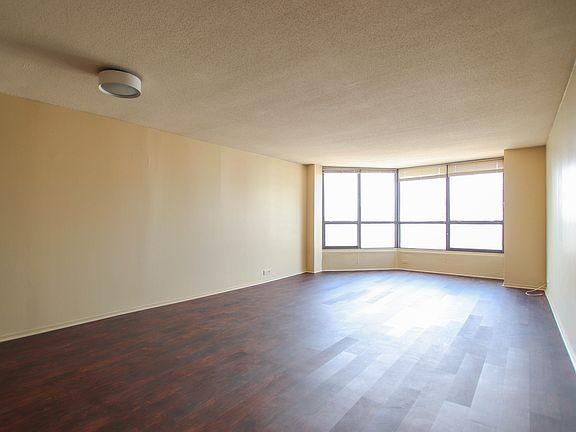 5th image of 405 N Wabash Ave Unit 4011