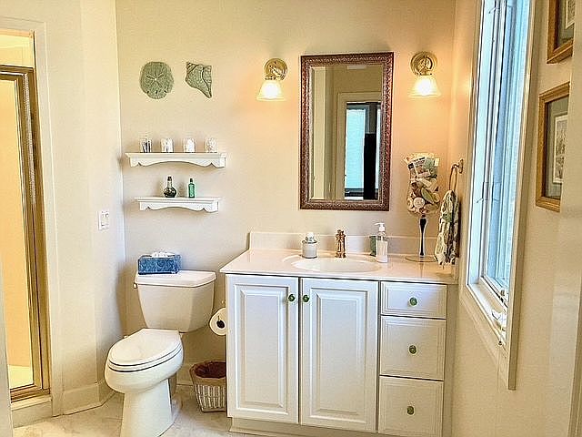 Guest Master 2's Full Bath