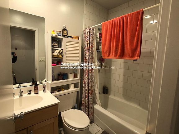 5th image of 1659 Washington St #402