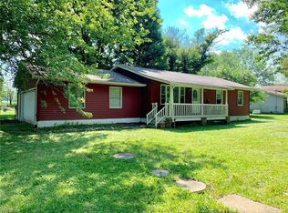 5392 Phillips Rice Rd, Cortland, OH 44410