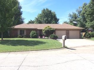 8225 Kingswood Ct, Evansville, IN 47715