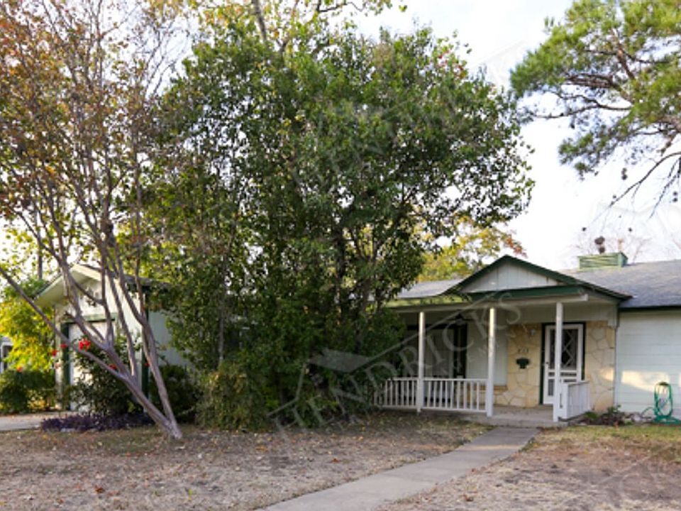 1st image of 217 Wellesley Blvd