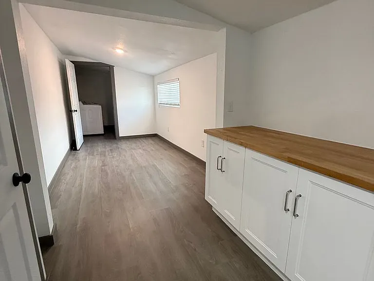 2551 S Main St — Photo 18