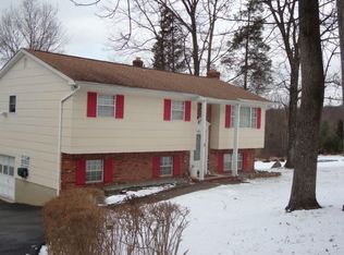 3 Forest Trl, Hamburg, NJ 07419