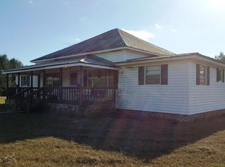 837 Lakepoint Rd, Alford, FL 32420