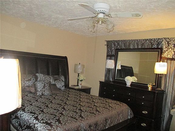 5th image of 6574 Meritmoor Cir