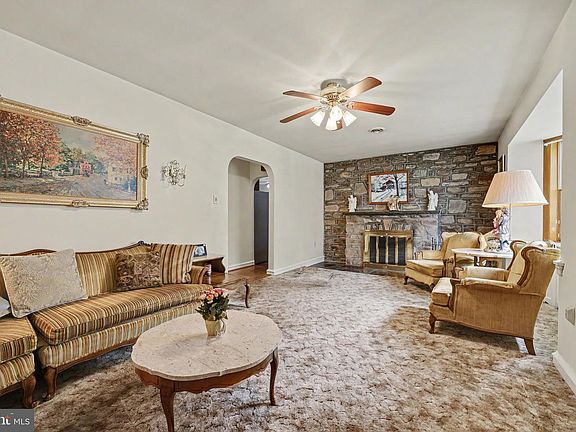 3rd image of 1711 Sandy Hill Rd